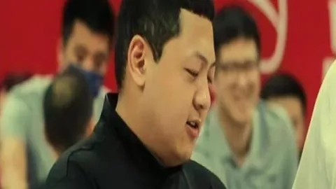 瓜迪奥拉幽默调侃：胡桑诺夫英语风头盖不过莎士比亚巨匠！